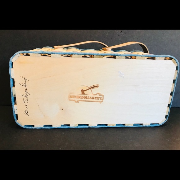 Handcrafted SILVER DOLLAR CITY Split Wood Double Handle Basket 14”x6”x8” Signed. - Picture 8 of 9